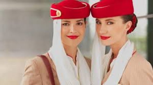 كم راتب مضيفة الطيران في الامارات وطريقة الحصول على وظيفة في قطاع الطيران الاماراتي
