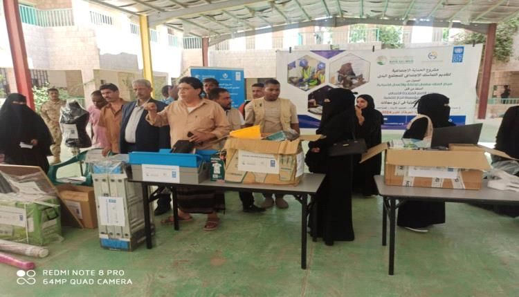 لحج.. توزيع منح عينية في 4 مجالات بالحوطة وطورالباحة