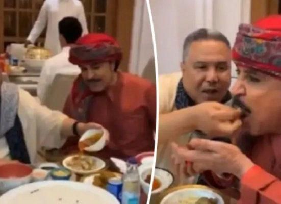 بالفيديو: محمد عبده يطعم عبدالله بالخير بيديه خلال زيارته له