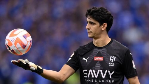 صدمة مدوية يتلقاها الهلال بشأن إصابة بونو ومواجهة العين الإماراتي