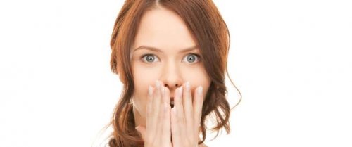 تخلص من رائحة الفم الكريهة من أول استخدام بهذا الغسول ورجع ثقتك في نفسك