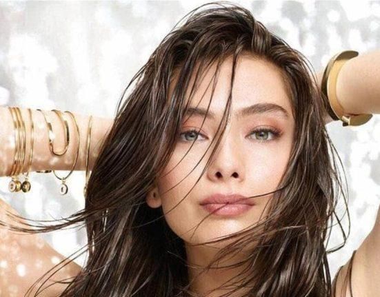 بالصور: ببطن منتفخ.. النجمة التركية الشهيرة تستعرض حملها بمولودها الأول بعد 8 سنوات من الزواج