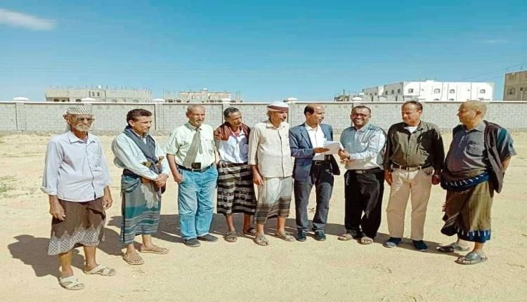 عتق: تسليم موقع بناء مدرسة جديدة للبنات للشركة المنفذة