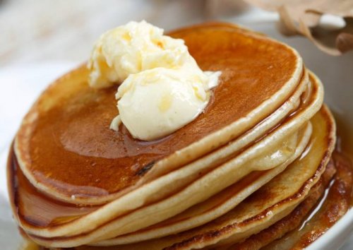 الوصفة الاقتصادية لكل ست بيت … طريقة تحضير البان كيك في المنزل بتكلفة أقل