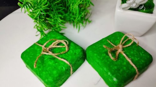 طريقه عمل صابونة الجرجير قوية جدا لتنعيم الشعر وتقوية بوصيلته وملئ فراغات الشعر الخفيف في أسبوع