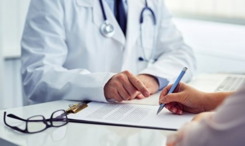 "تأمين حتى 920 ريال" كم تكلفة التأمين الصحي في قطر للمواطنين والوافدين