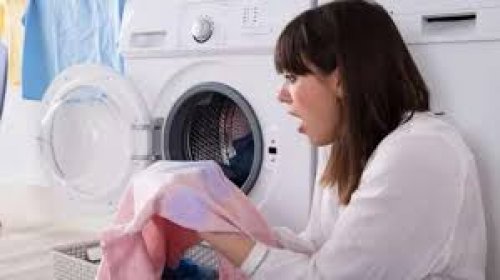 لو هدومك اتملت كلور متشليش هم.. استخدمي خلطة لإزالة الكلور من الملابس سواء كانت ملونة أو بيضاء هترجع كأنها جديدة