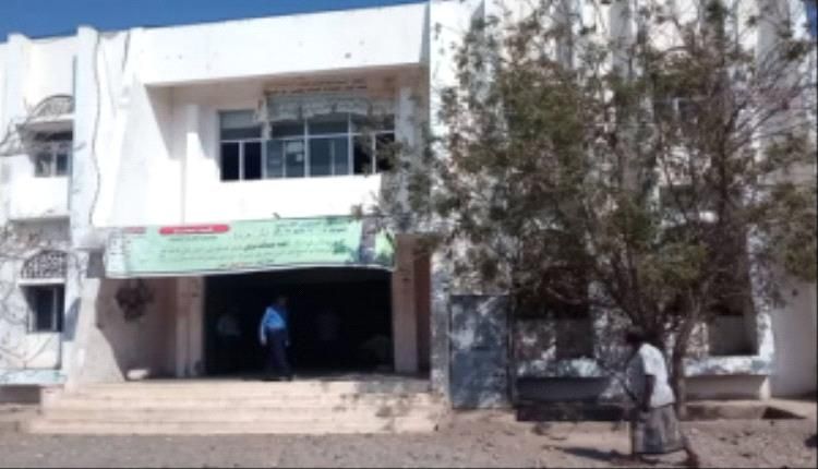 تدشين العمل باللوحات المعدنية الجديدة بدلاً من المؤقتة في لحج