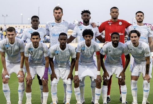 أول لقاء في دوري الأضواء .. القنوات الناقلة لمباراة الأخدود والعروبة