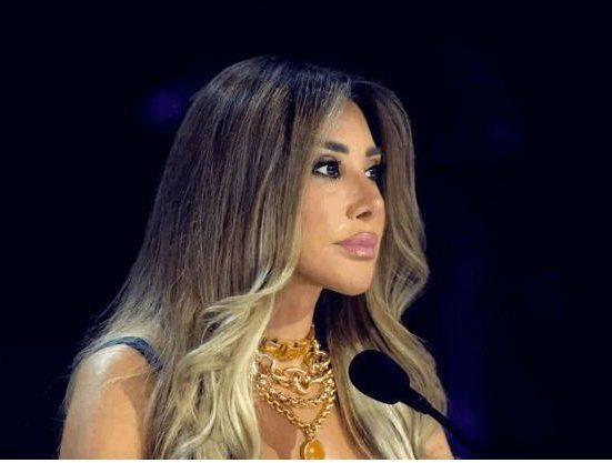 “بعرف إنه الأم غالية”.. نجوى كرم تبكي في “Arabs Got Talent” (فيديو)