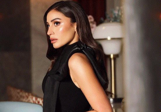 بالفيديو – لقطات عفوية في حفل زفاف ابنة شقيقة دينا الشربيني