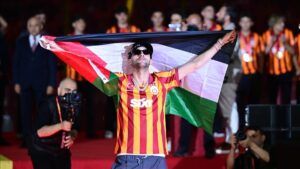 فوزي لقجع وراء إسقاط حكيم زياش من قائمة المنتخب المغربي و “عبّر” تكشف عن السبب الرئيسي