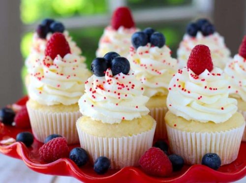 الكب كيك بالفواكه المجففة .. اعمليه لأطفالك في اللانش بوكس مشبع وشهية وبمذاق رائع