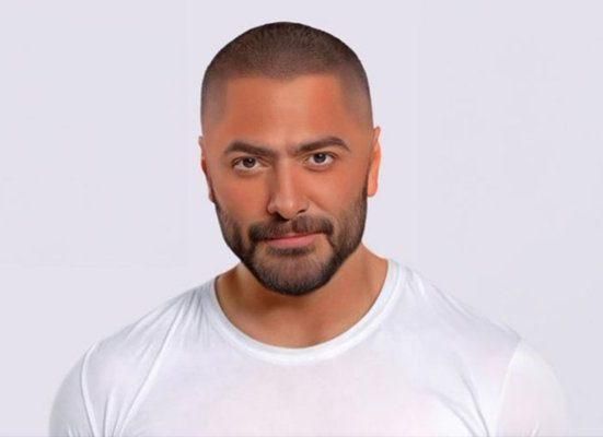 بالفيديو: تامر حسني يدعو لتبني موهبة هذا الولد العبقري