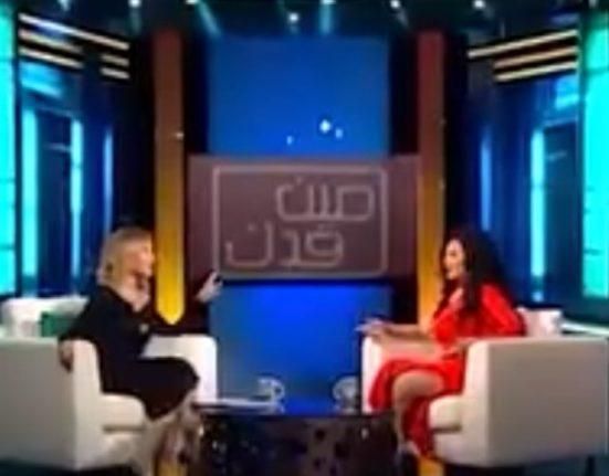 بالفيديو: “يؤبرني”.. ممثلة عربية شهيرة تتغزل بسياسي لبناني