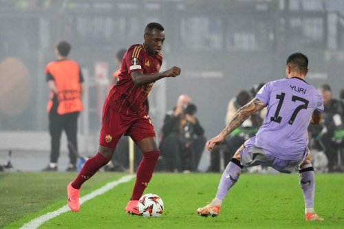 " من طلع من داره " .. قرار صادم من مدرب روما ضد سعود والجحلان يُعلق بحسرة