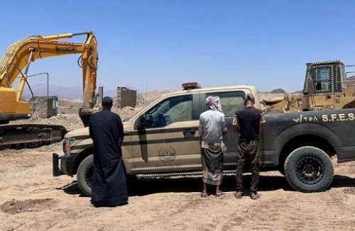 غرامات لا تقل عن 10000 ريال!! مواطن تحت قبضة الأمن البيئي بسبب سلسلة مخالفات .. تعرف عليها