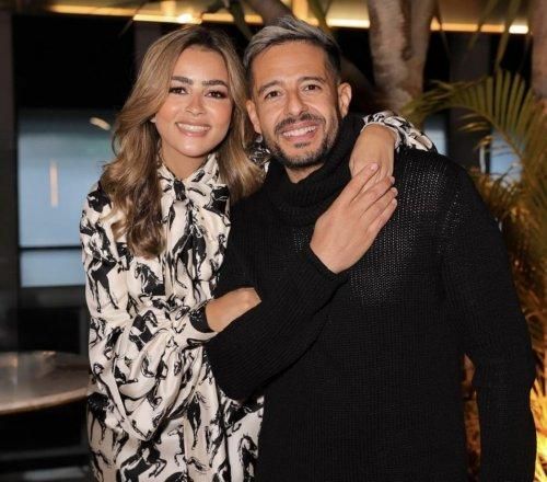 محمد حماقي يحتفل بعيد ميلاد زوجته بصور رومانسية