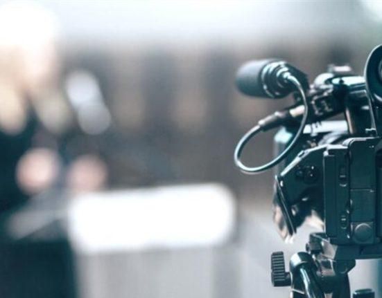 بالفيديو: يكبرها بأكثر من 40 عاما.. إعلامية شهيرة تكشف انفصالها عن زوجها وعودتها إليه مُجددا