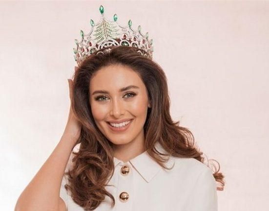 بالفيديو والصور: بالزّي الوطني أرجوانيّ اللون… شاهدوا أحدث إطلالة لملكة جمال لبنان من المكسيك