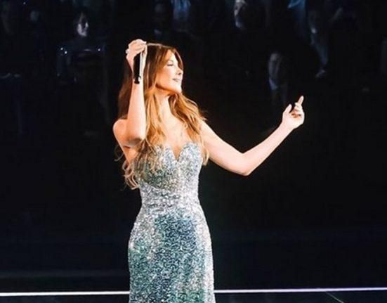 بالفيديو: كادت ان تقع.. نانسي عجرم تتعثر على المسرح شاهدوا ماذا حصل معها