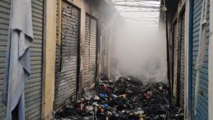 حريق مهول يلتهم 25محل تجاري في سوق”الجوطية” بالناظور ويسجل خسائر مادية كبيرة