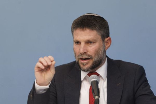 المتطرف سموتريتش يعارض صفقة تنهي الحرب ويدعم الاستيطان بغزة - موقع الخليج الان