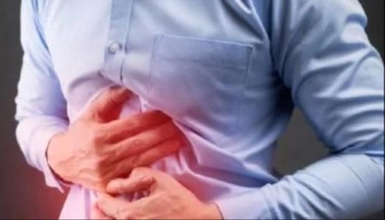 أعراض تدل على إصابتك بالحموضة وأطعمة تزيد المشكلة سوءًا الحموضة