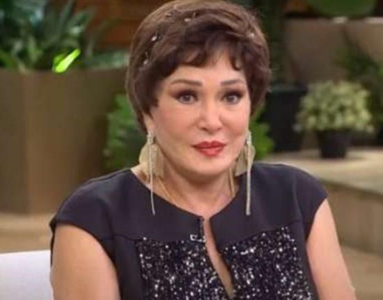 لبلبة تنهار من البكاء بسبب والدتها (فيديو)