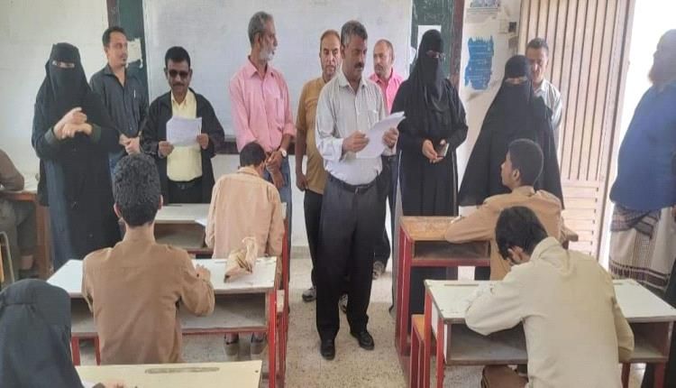 "27" ألفاً و"616" طالب وطالبة يجلسون لأداء امتحانات الفصل الأول في مدارس المنصورة بعدن