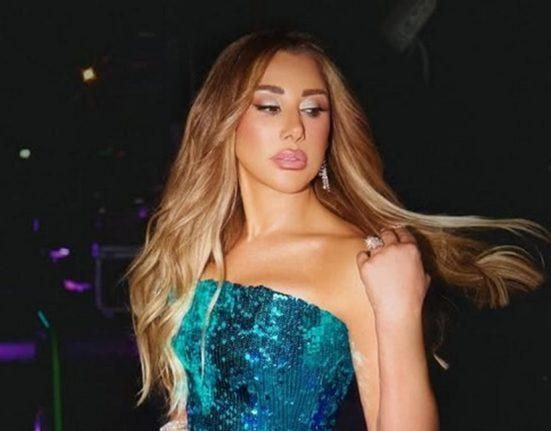 بإطلالة “ملوكية”.. نجوى كرم تُبهر الجمهور بفستان أخضر وعقد من الألماس (فيديو)