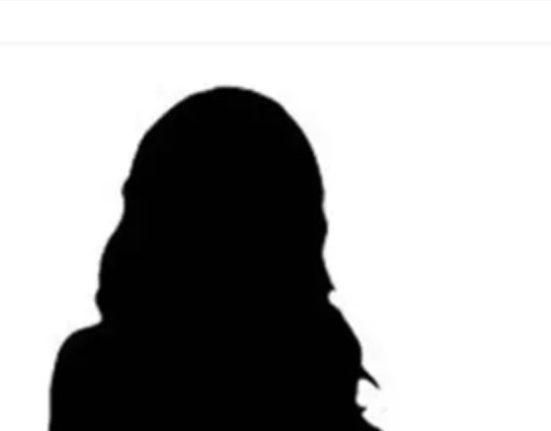 بالصور: قُبلة فنانة شهيرة لابنها تُثير غضب الجمهور.. وهي ترد: في قلوبهم مرض!