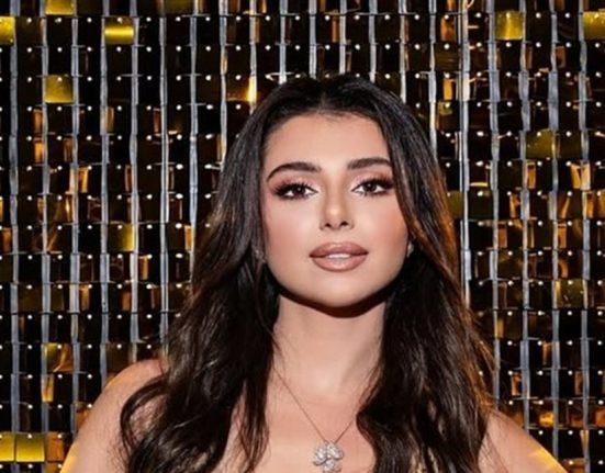 بالصور: بفستان جريء.. ماريتا الحلاني تُفاجئ الجمهور بإطلالتها في دبي شاهدوا كيف بدت