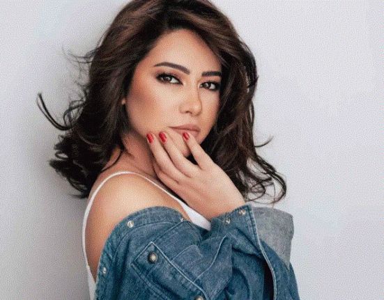 كواليس تعرض لأول مرة.. فيديو لـ شيرين عبد الوهاب خلال تسجيل “بتنمى انساك”