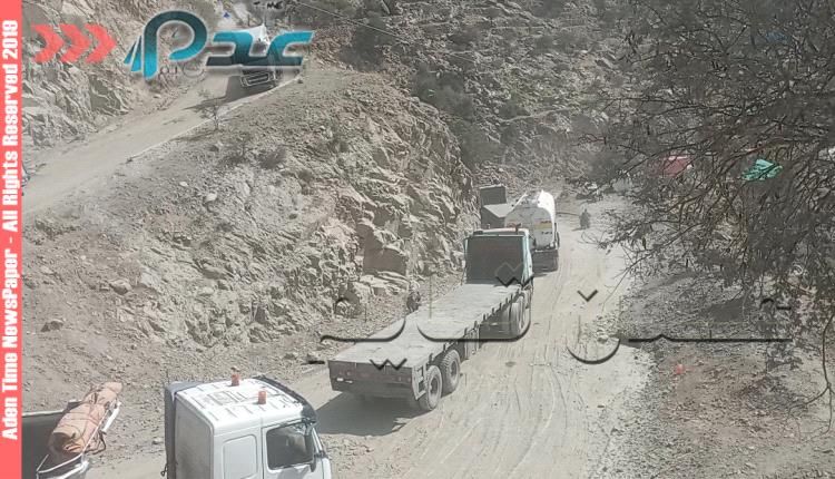 لحج.. توقف حركة المرور في الطريق الرابط بين تعز وعدن شمالي المحافظة