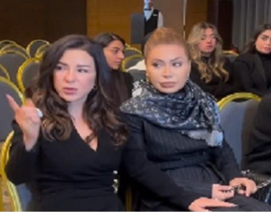 بدت حزينة ومتأثّرة… إليكم المشاهد الأولى لماغي بوغضن من عزاء ناهي سنان (فيديو)