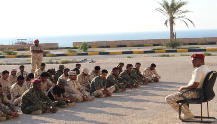 باعامر يلقي محاضرة بعنوان الصبر على الشدائد في الحياة العسكرية بالمكلا