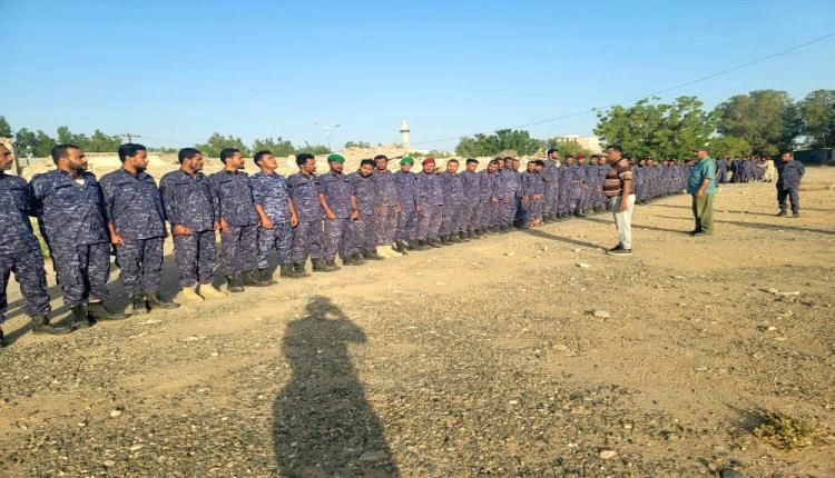 اتفرج.. لأول مرة مسؤول محلي يشرف على تدريب قوات أمنية في لحج (صورة)