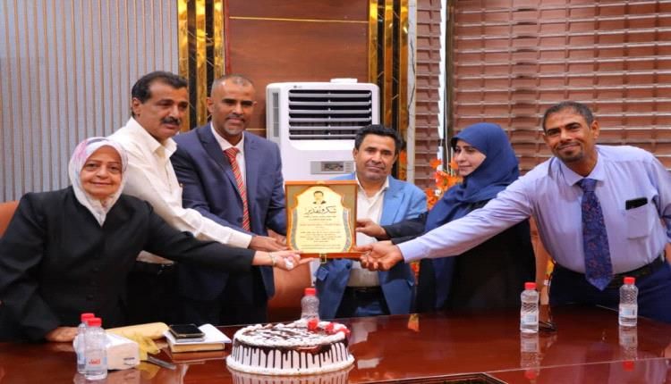 تكريم المدير السابق لتربية خورمكسر"صالح منصور" تقديراً وعرفاناً للجهود الذي بذلها