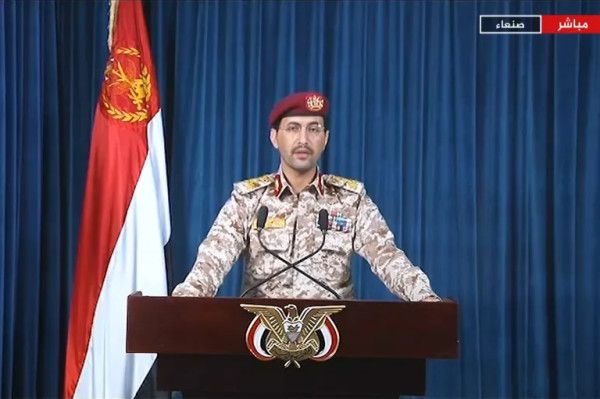 جماعة الحوثي تسقط طائرة إف 18 أميركية وتستهدف حاملة طائرات ومدمرات - موقع الخليج الان