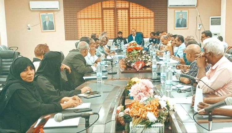 تنفيذي لحج يبحث تقريري فرع حماية البيئة ومكتب الزراعة والري