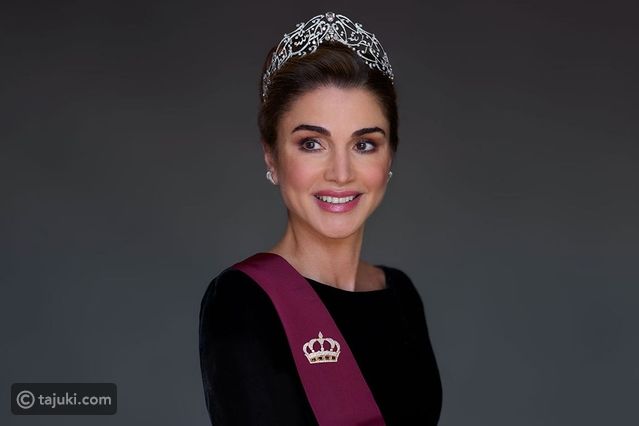 إطلالات ملهمة للملكة رانيا العبد الله في حصاد 2024