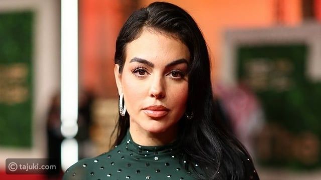 3 نجمات اعتمدن مؤخراً ستايل الفساتين المنقطة بالكريستالات