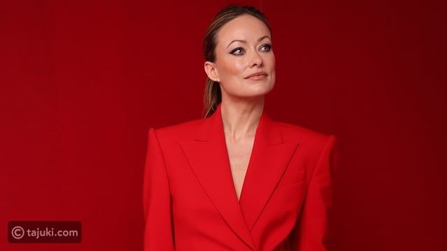 حصاد 2024: البدلات الحمراء الكلاسيكية اختيار النجمات الأول