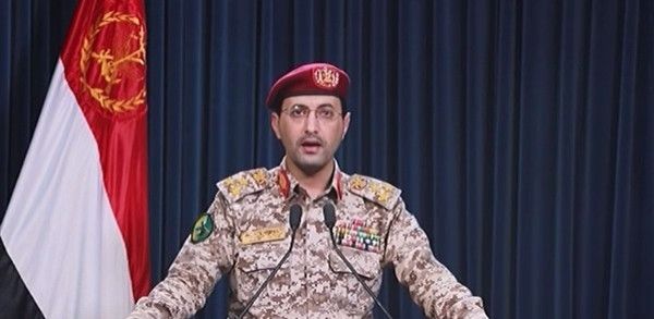 الحوثيون: استهدفنا حاملة طائرات أمريكية وثلاثة أهداف إسرائيلية - موقع الخليج الان