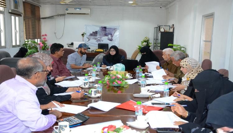 اجتماع يناقش خطة البرنامج الاستثماري لمديرية صيرة للعام 2025م