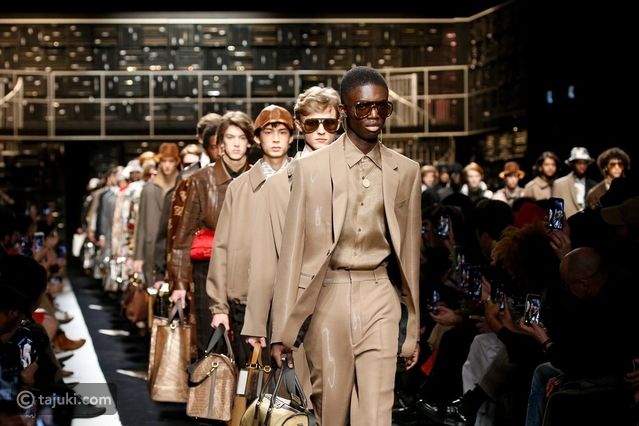 بدء أسبوع الموضة في باريس للرجال لخريف وشتاء 2024