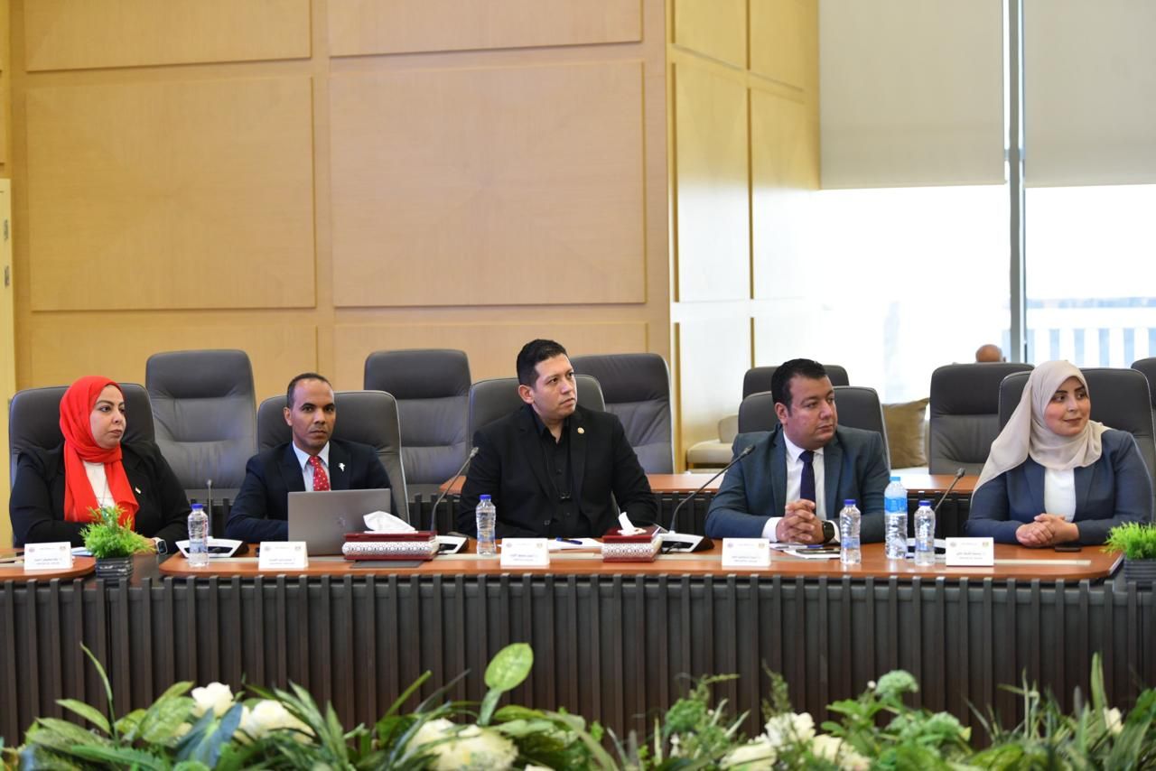 وزير الصحة يعقد لقاءً موسعًا مع لجنة الصحة والسكان بنموذج محاكاة مجلس الشيوخ بوزارة الشباب والرياضة - الخليج الان