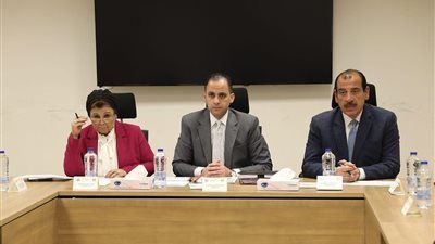 الصحة: لجنة تقييم أداء مديري ووكلاء المديريات تبدأ إجراء المقابلات الشخصية للمرشحين على مناصب مديري ووكلاء المديريات - الخليج الان