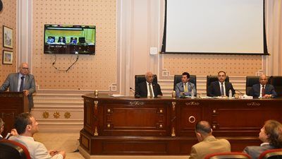 وزير الرياضة يقترح الاعفاء من مقابل الانتفاع المقرر على الهيئات الرياضية بمشروع القانون الجديد.. و«شباب النواب» توافق - الخليج الان